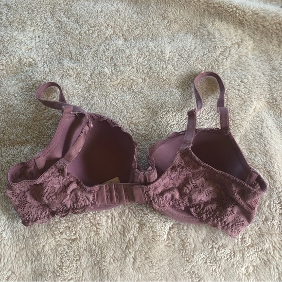 Victoria’s Secret Lined Demi - Picture 2 of 3